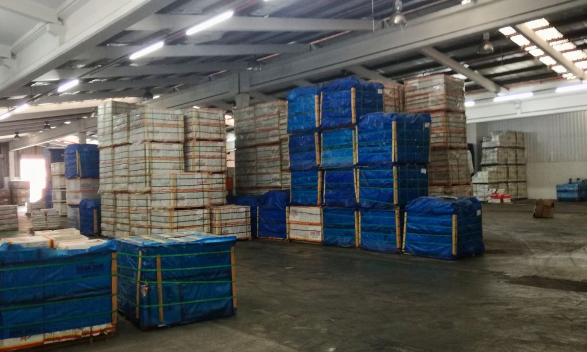 2 157m² Warehouse For Sale in New Germany