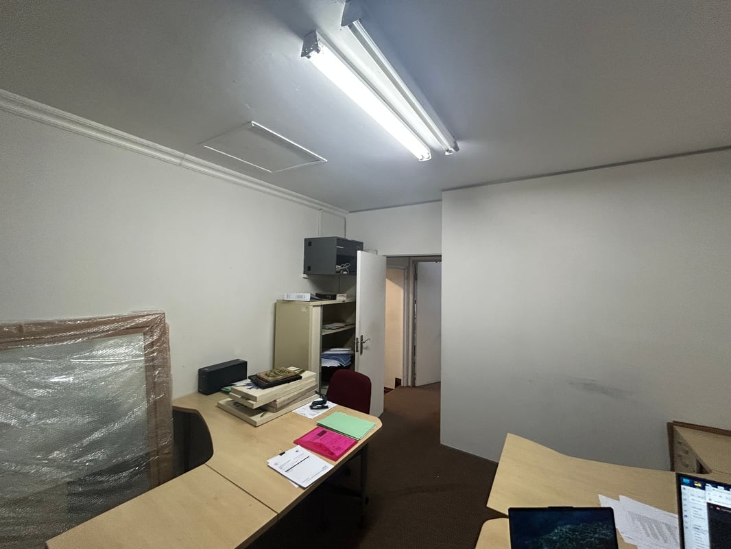 988m² Office Space To Let, Westville