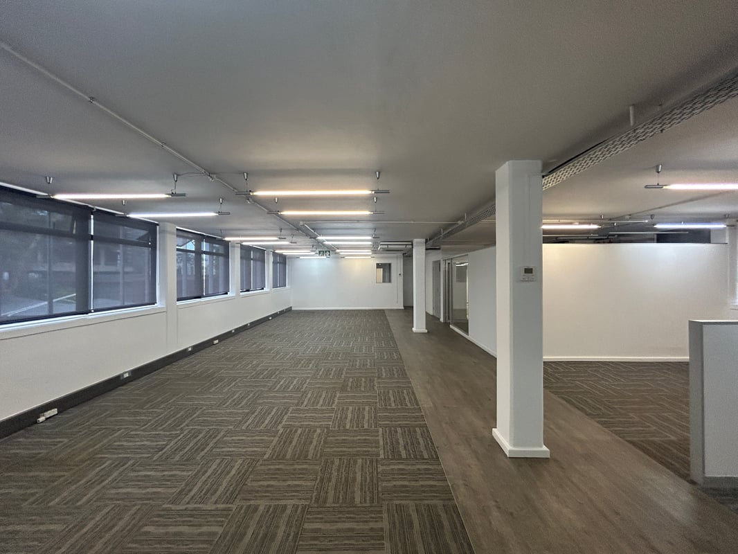 305m² Office To Let in Westville