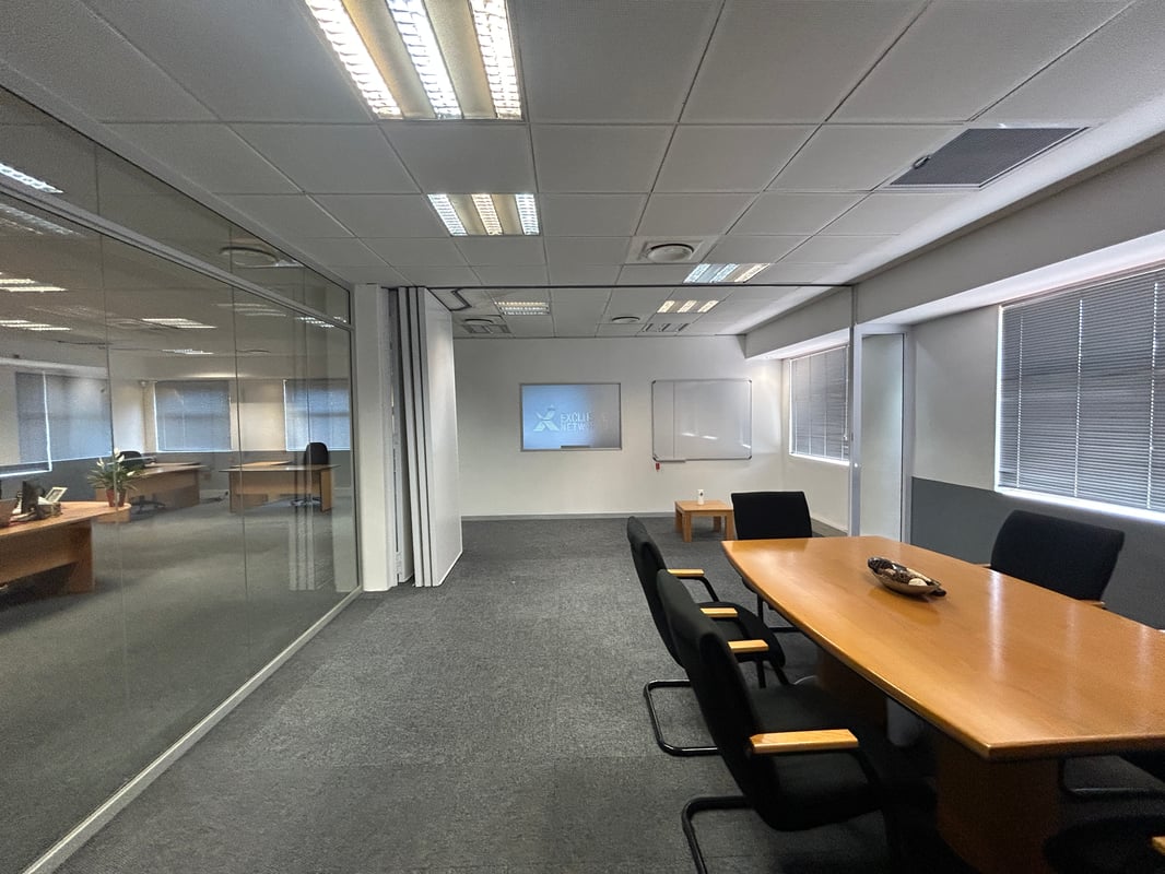 144m² Office To Let in Westville