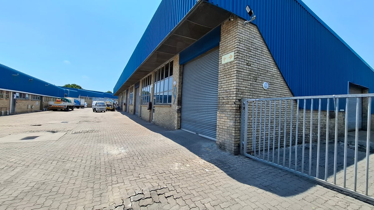 396m² Warehouse For Lease in Glen Anil