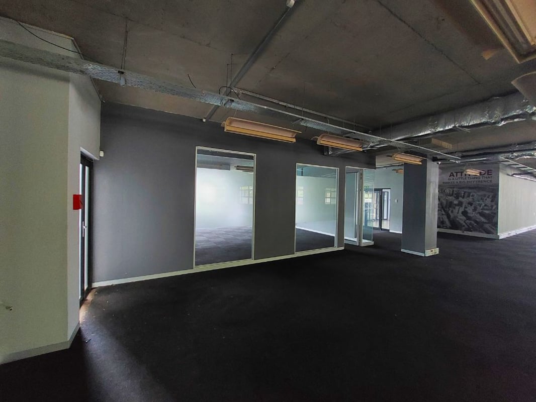 473m² Office For Sale in Riverhorse Valley