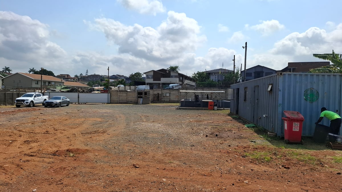 1600m² Yard For Lease in Springfield