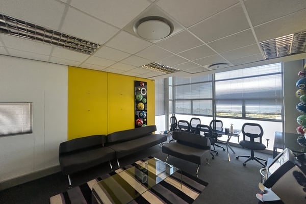 324m² Office To Let in Umhlanga — image 4