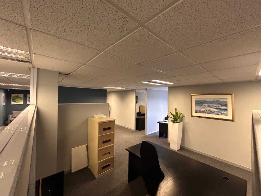 329m² Ground Floor Office To Let – 70 Buckingham Terrace, Westville