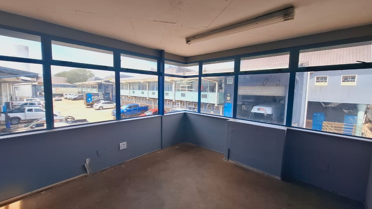 745m² Warehouse For Lease in Glen Anil