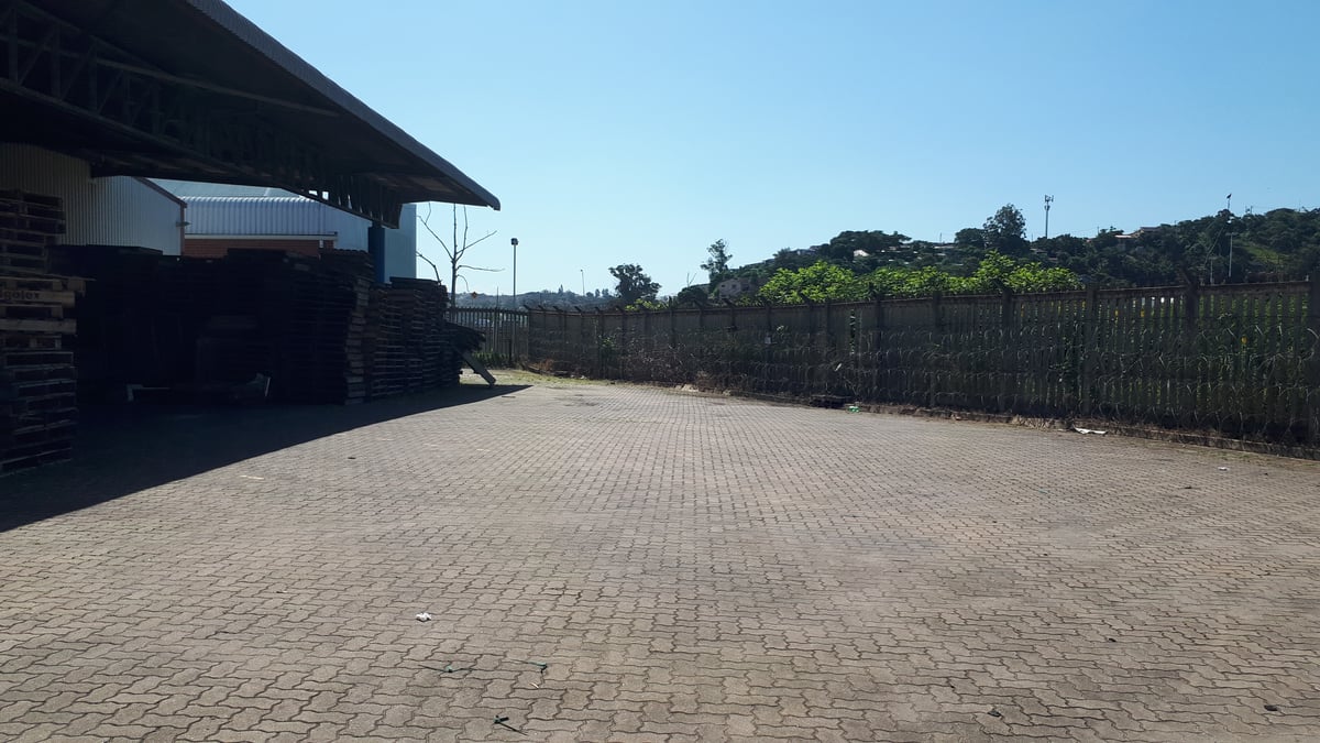 3500m² Standalone Warehouse For Lease in Springfield