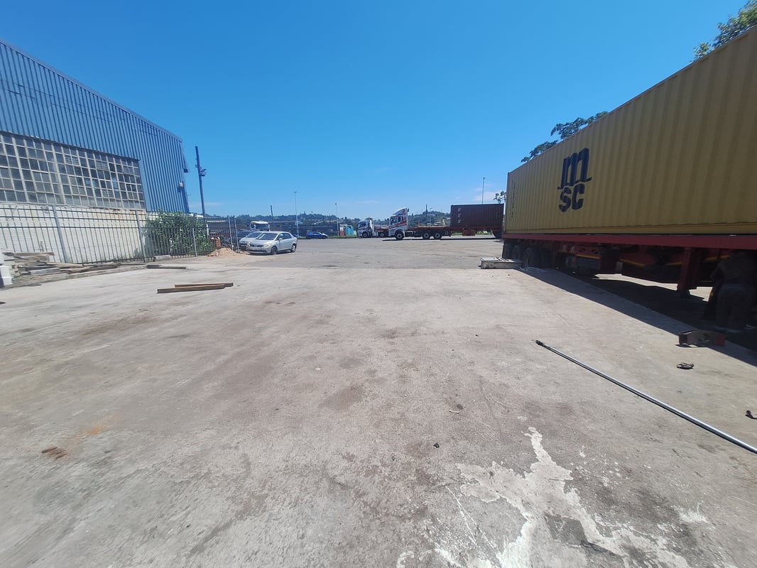 4 000m² Hardened Yard To Let in New Germany