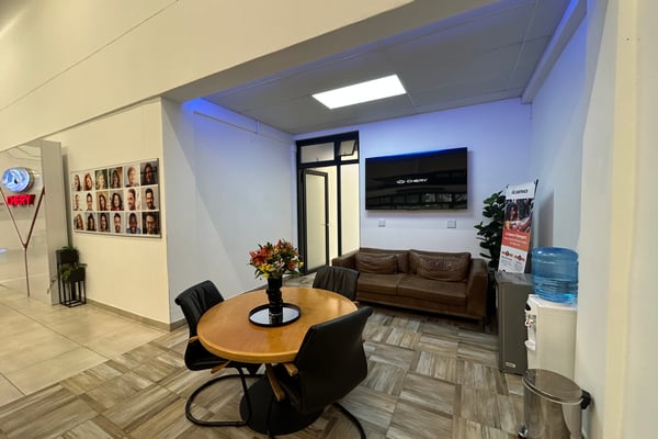 342m² Showroom & Retail Space To Let In Umhlanga  — image 2