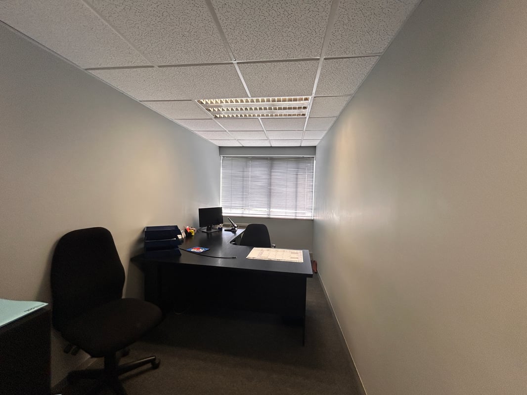 329m² Ground Floor Office To Let – 70 Buckingham Terrace, Westville