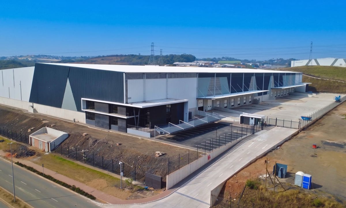 8 195m² New Warehousing Facility To Let in Riverhorse Valley 