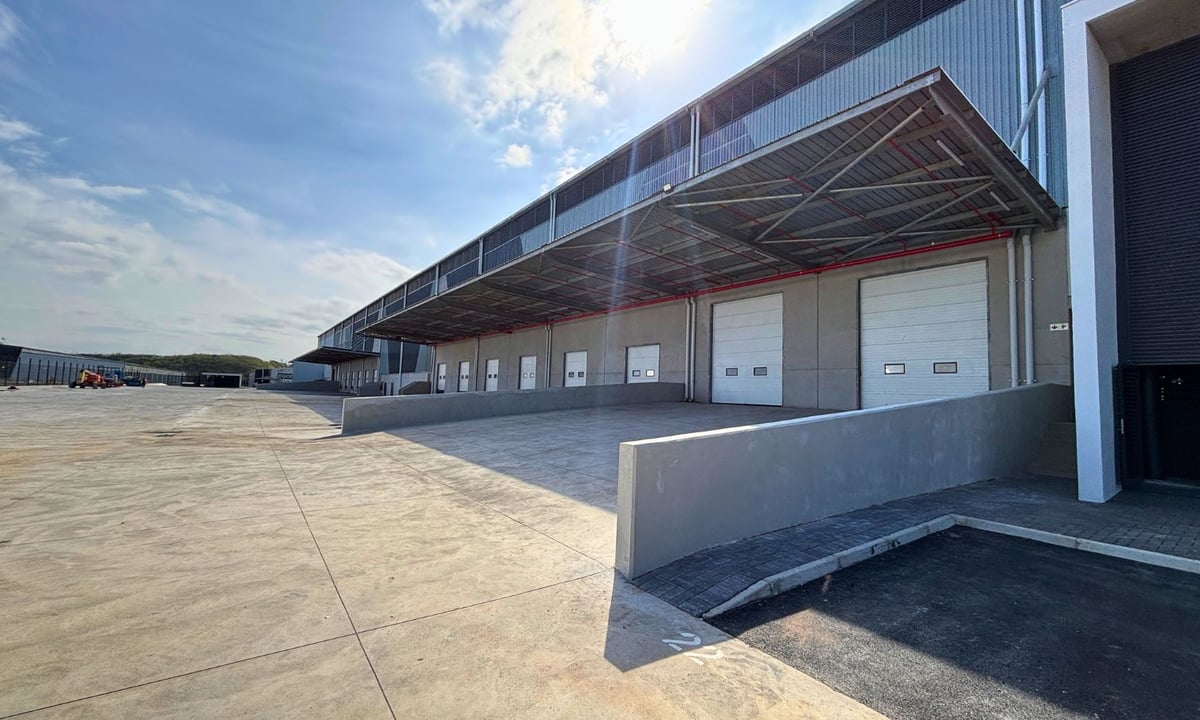 8 195m² New Warehousing Facility To Let in Riverhorse Valley 
