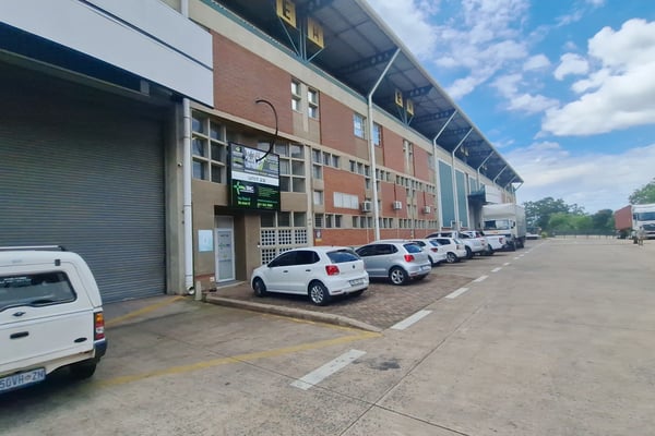 1370m² Warehouse To Let in Westmead — image 3