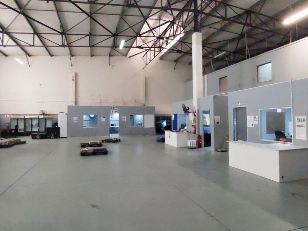1008m² Warehouse For Sale in Riverhorse Valley