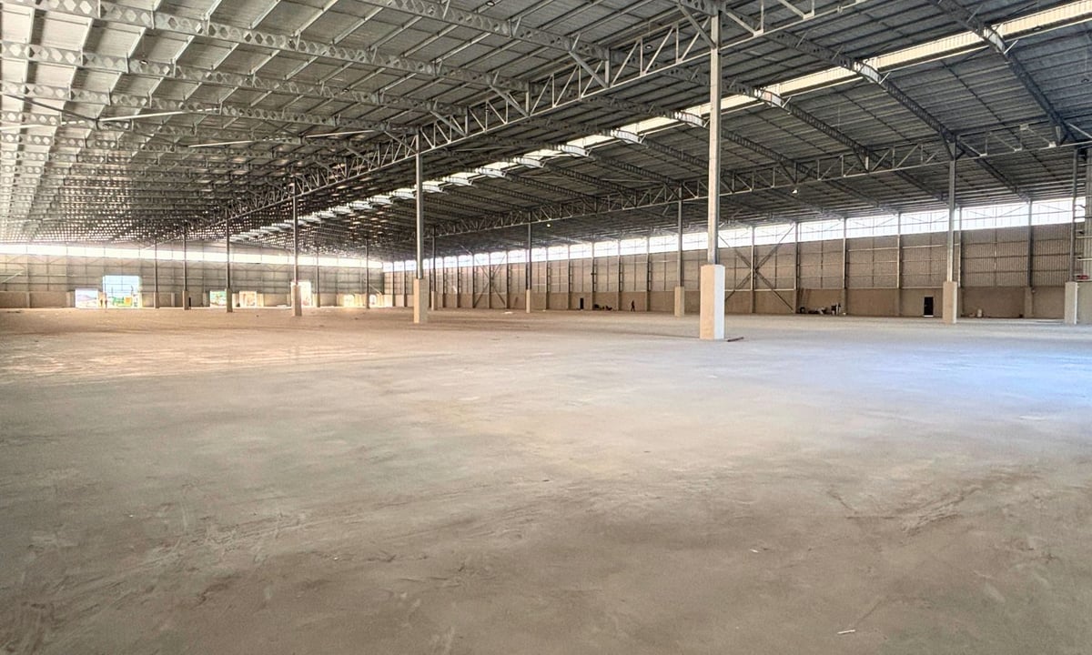 12 932m² Warehouse with 7410m² Yard to Let in Congella, Durban