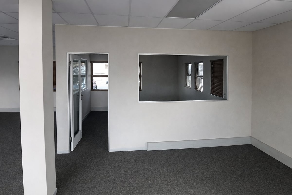 130m² Office To Let in Kloof