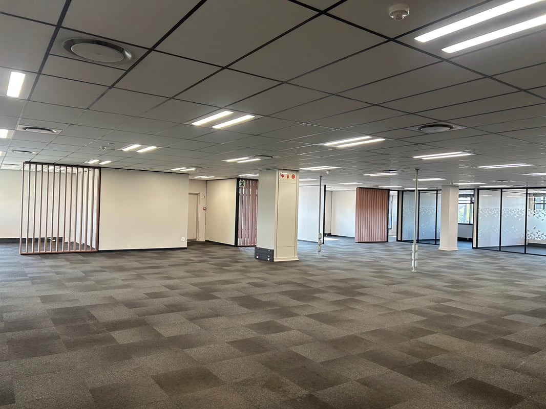 1 678m² Office to Let in The Glasshouse Office Park