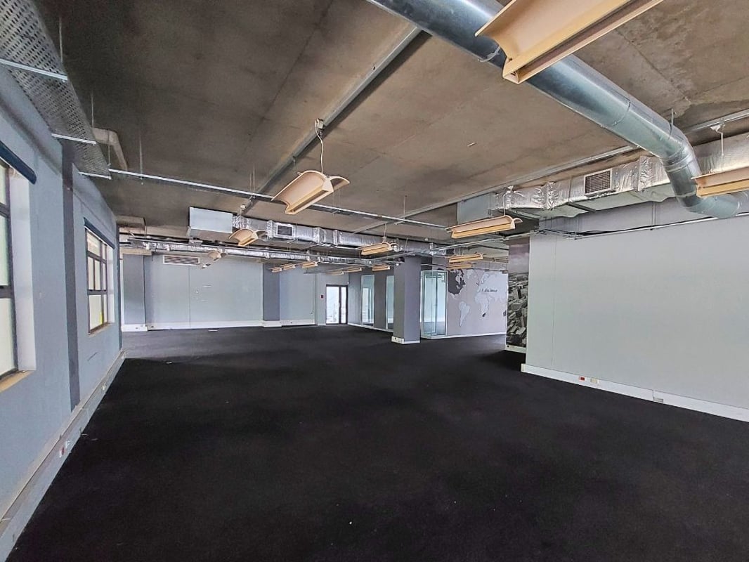 473m² Office For Sale in Riverhorse Valley
