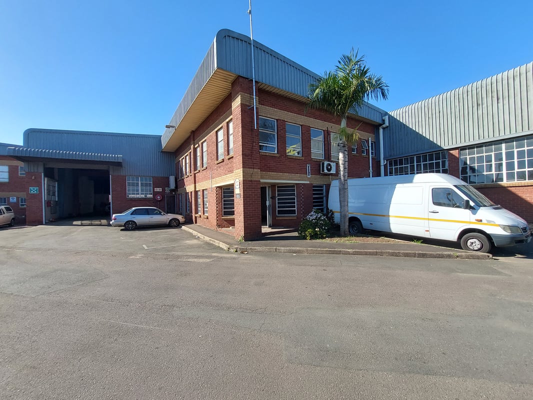 911m² Warehouse For Lease in Springfield