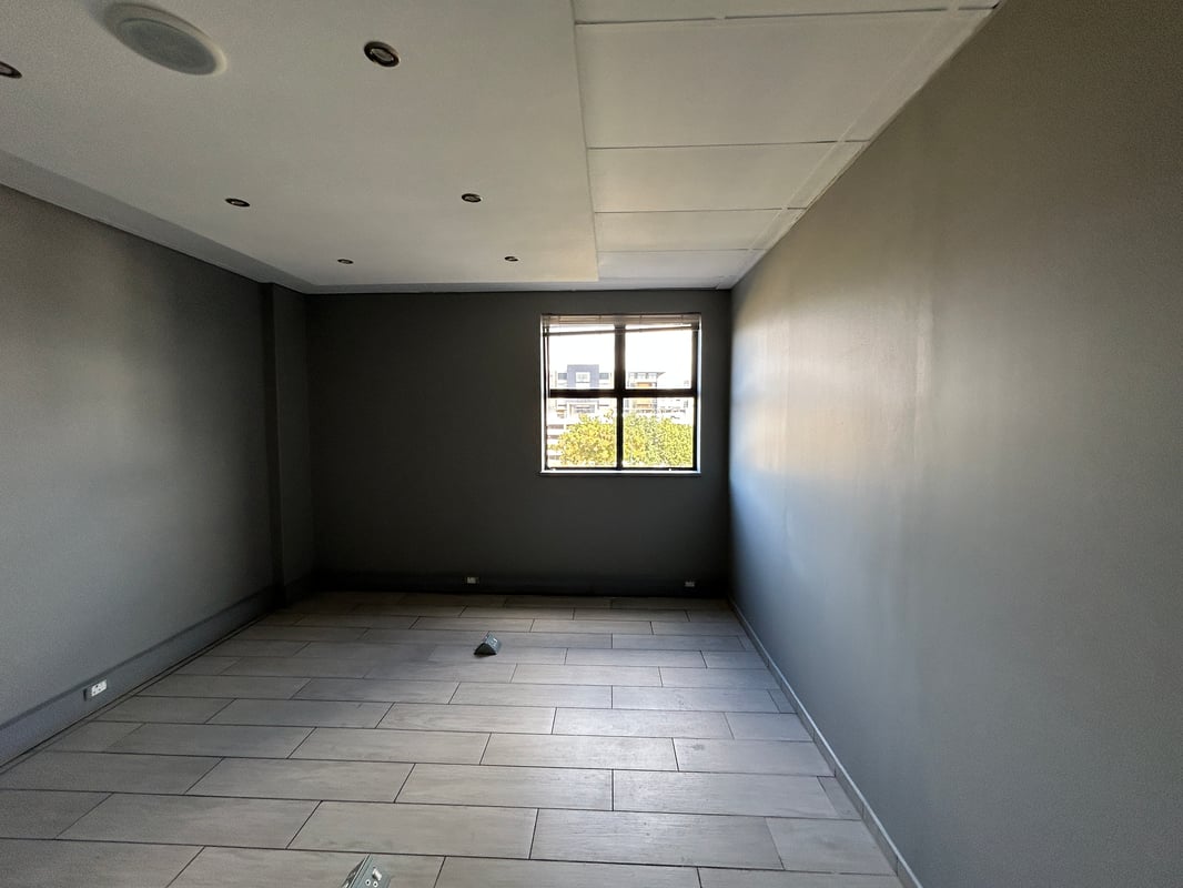 179m² office to let in Umhlanga