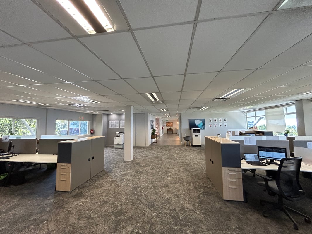  306m² Office To Let In La Lucia Ridge