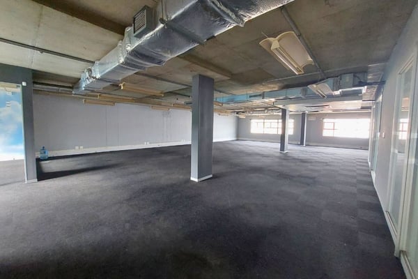 490m² Office For Sale in Riverhorse Valley — image 6