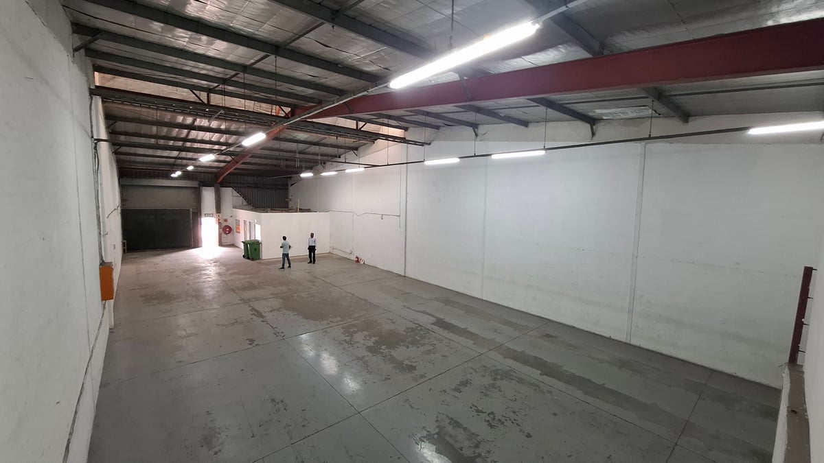 327m² Warehouse For Sale in Springfield Park