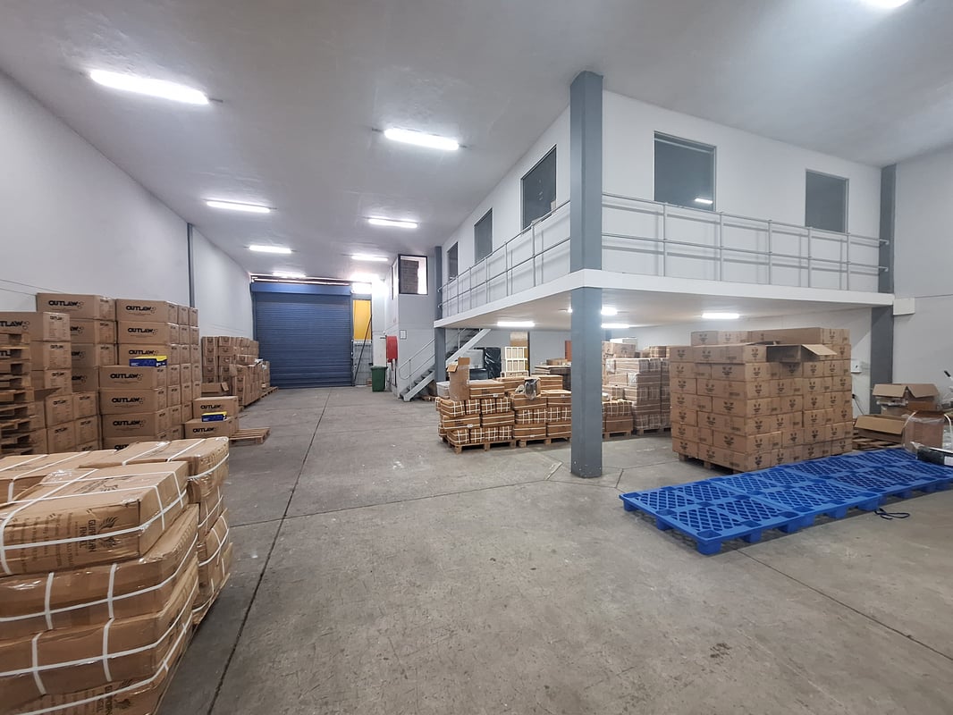 765m² Warehouse To Let in New Germany