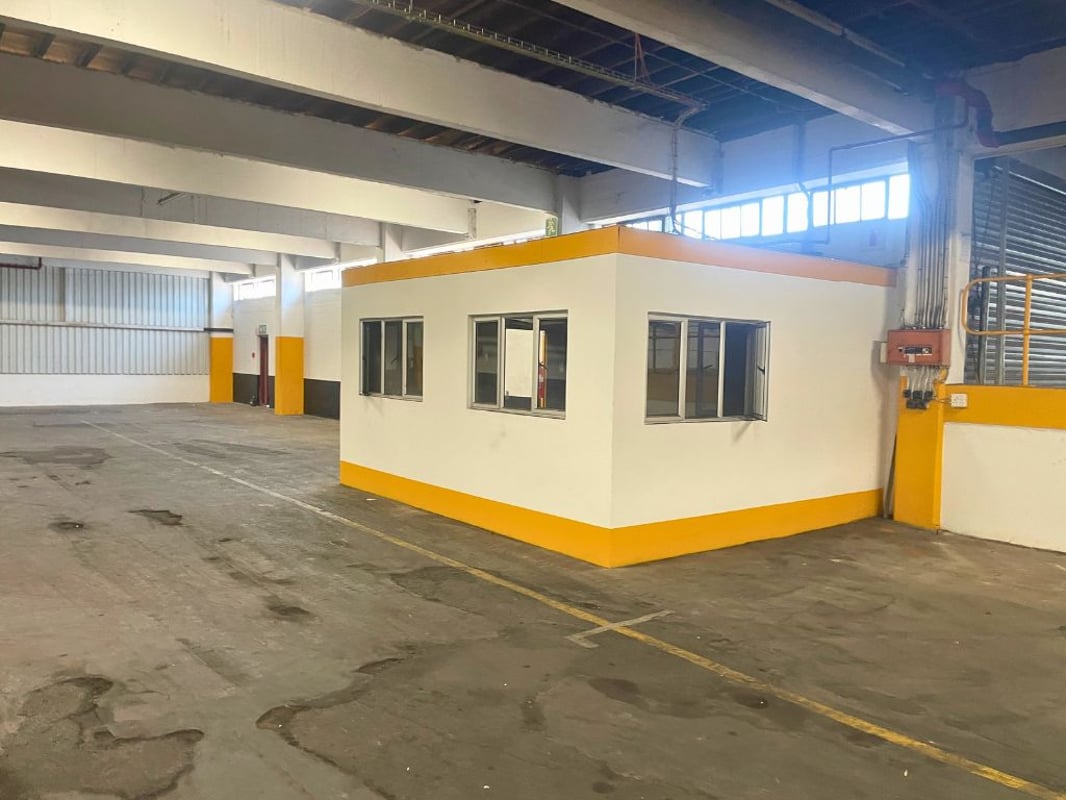3 470m² Warehouse to Let in Mobeni, Durban