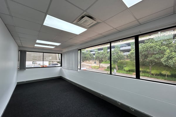 350m² Office To Let In Westway Office Park, Westville — image 2
