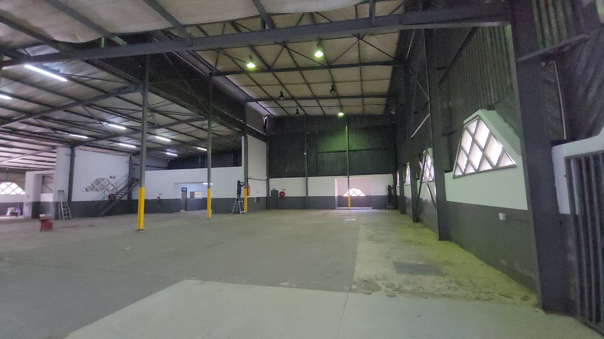 3 867m² Standalone Factory To Let in Glen Anil
