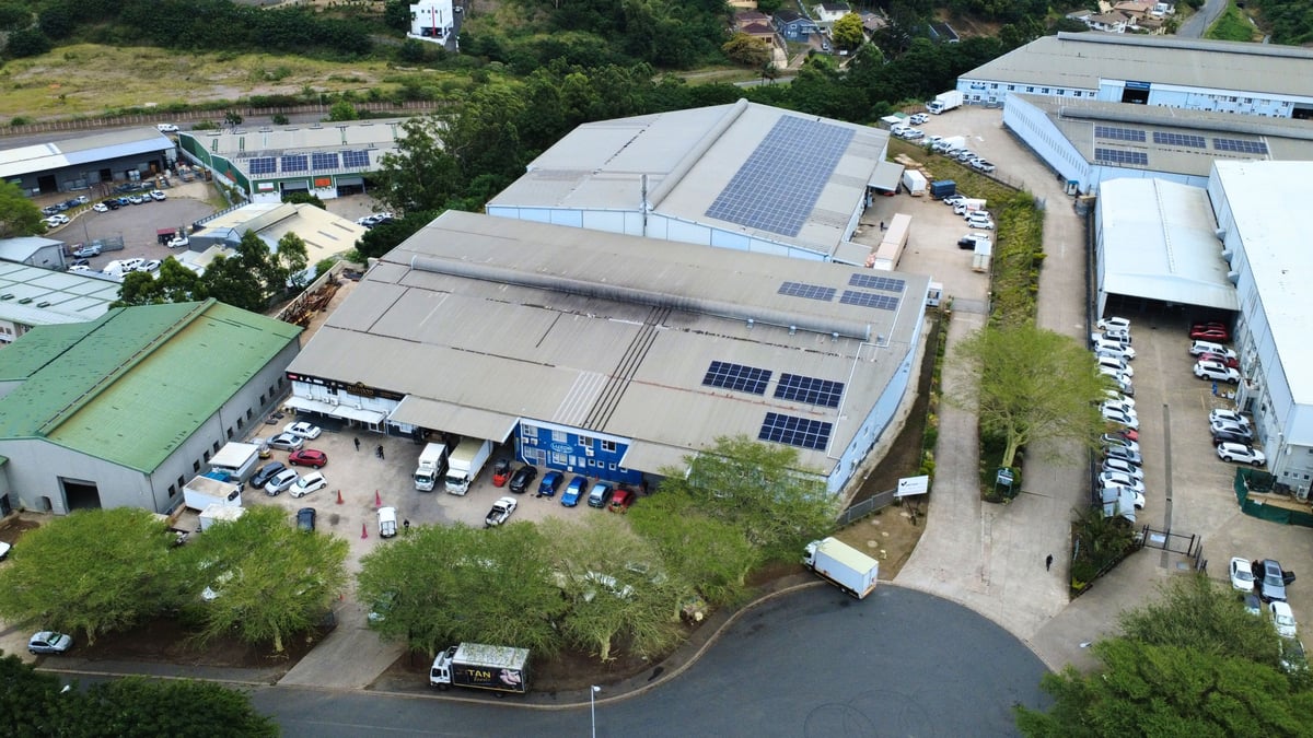 1 069m² Warehouse To Let in Briardene 