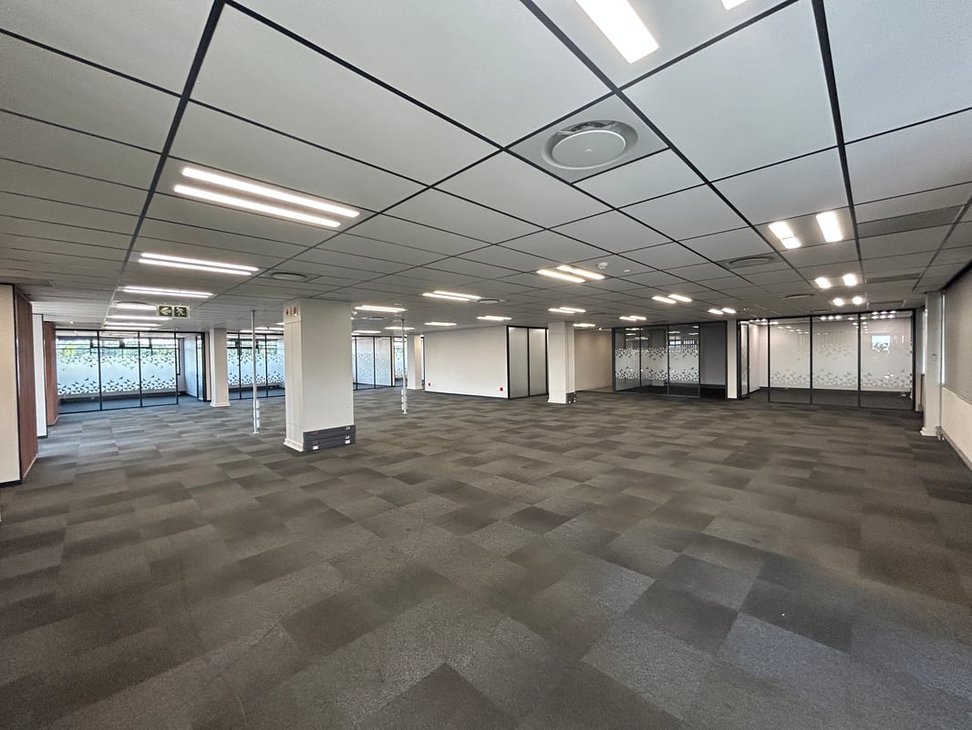 1 678m² Office to Let in The Glasshouse Office Park