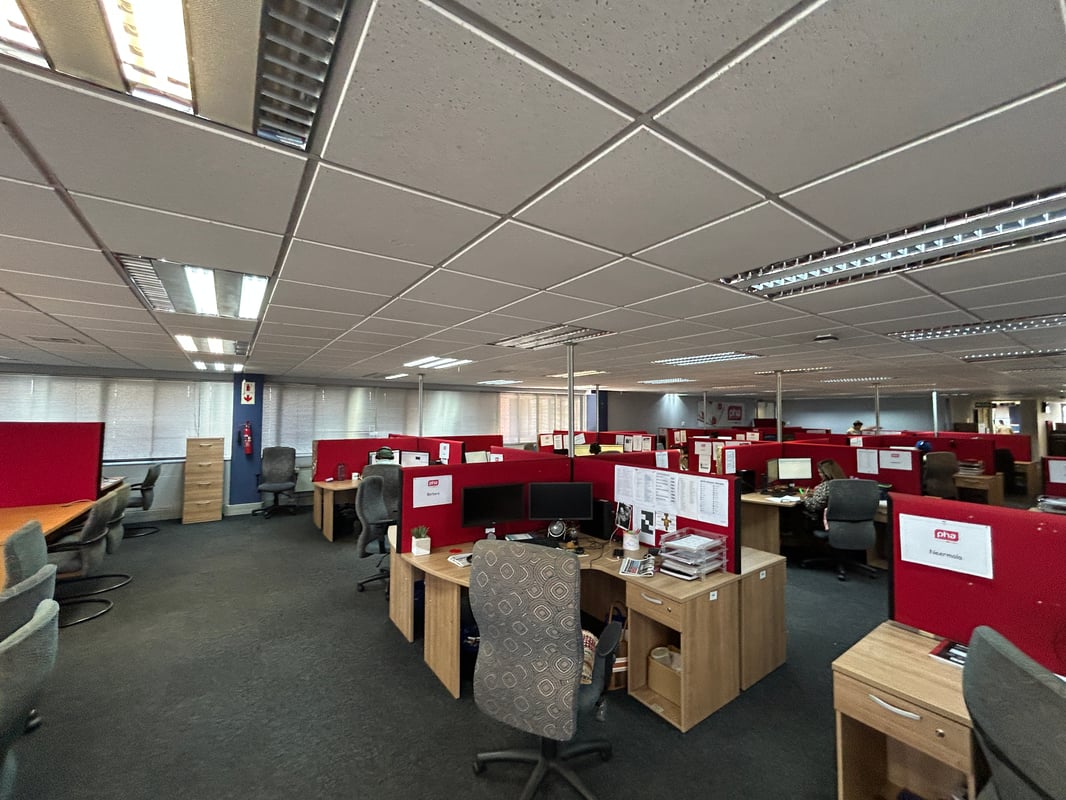 1246m² Office To Let in Westville