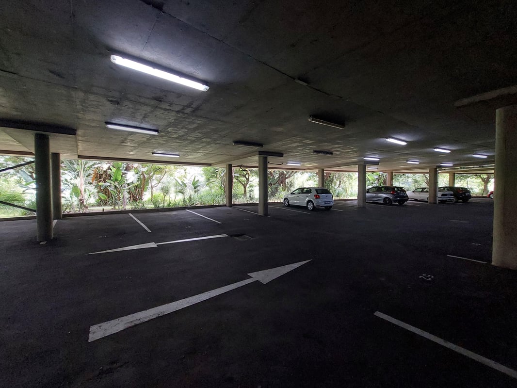 1951m² Office Space For Sale in Riverhorse Valley