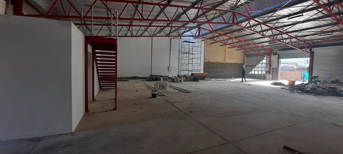 644m² Warehouse For Sale in Springfield Park
