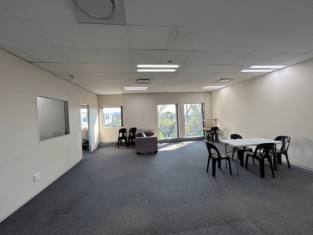 395m² Office To Let in Westville