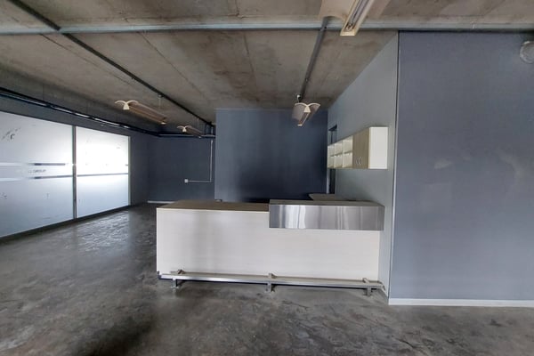 946m² Office For Sale in Riverhorse Valley — image 3