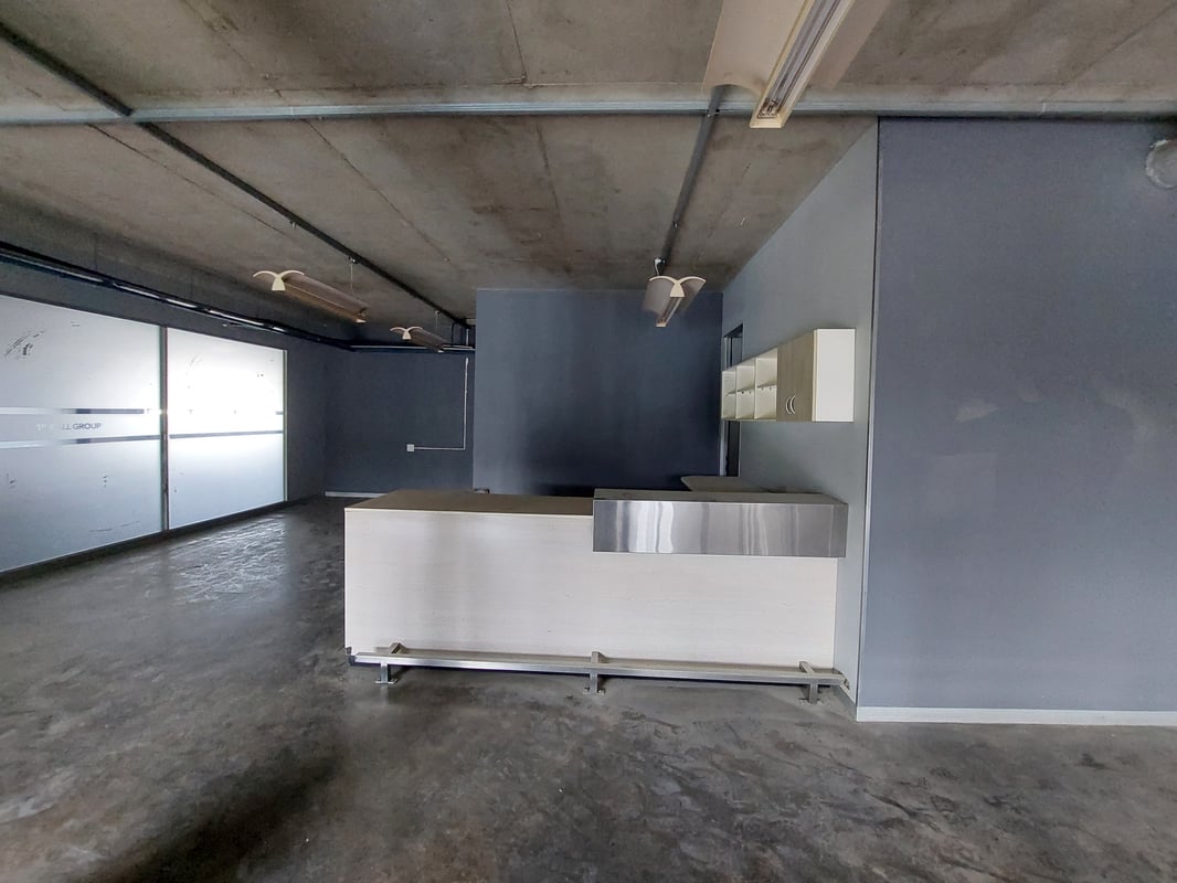 946m² Office For Sale in Riverhorse Valley