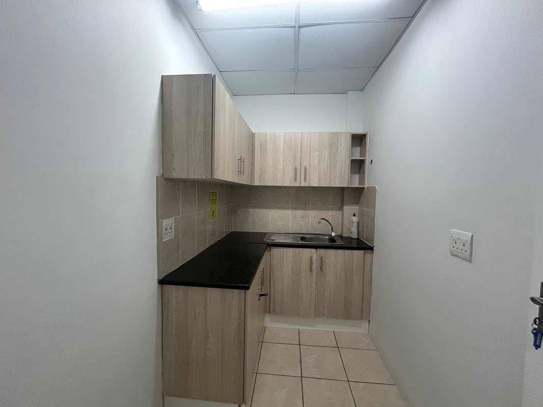 180m² Office To Let in Westville