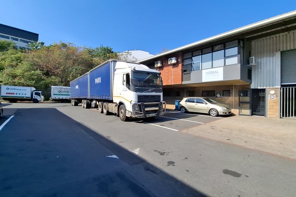 276m² Warehouse To Let in Redhill — image 3