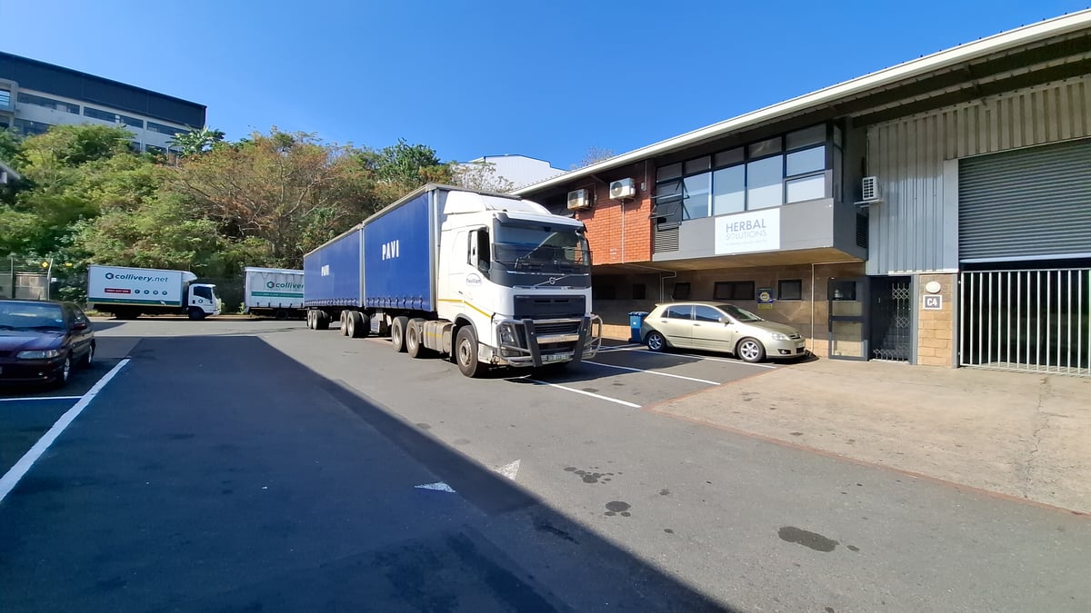 276m² Warehouse To Let in Redhill