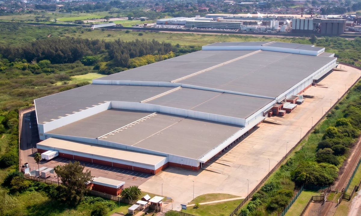 7 416m² Warehouse To Let in Prospecton