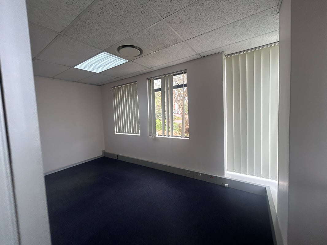 230m² Ground Floor Office To Let in Trosvale Office Park, Umhlanga