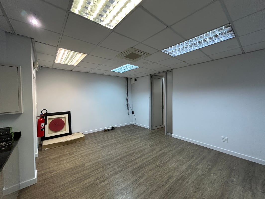 213m² Office to Let at Westway Office Park, Westville