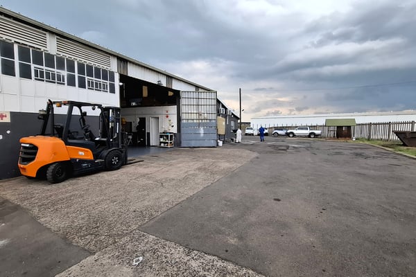 480m² Factory for Rent in Glen Anil — image 3