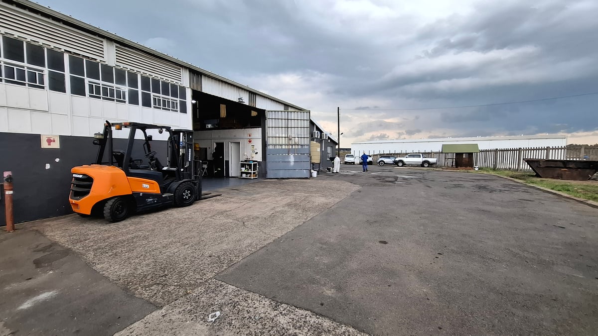 480m² Factory for Rent in Glen Anil