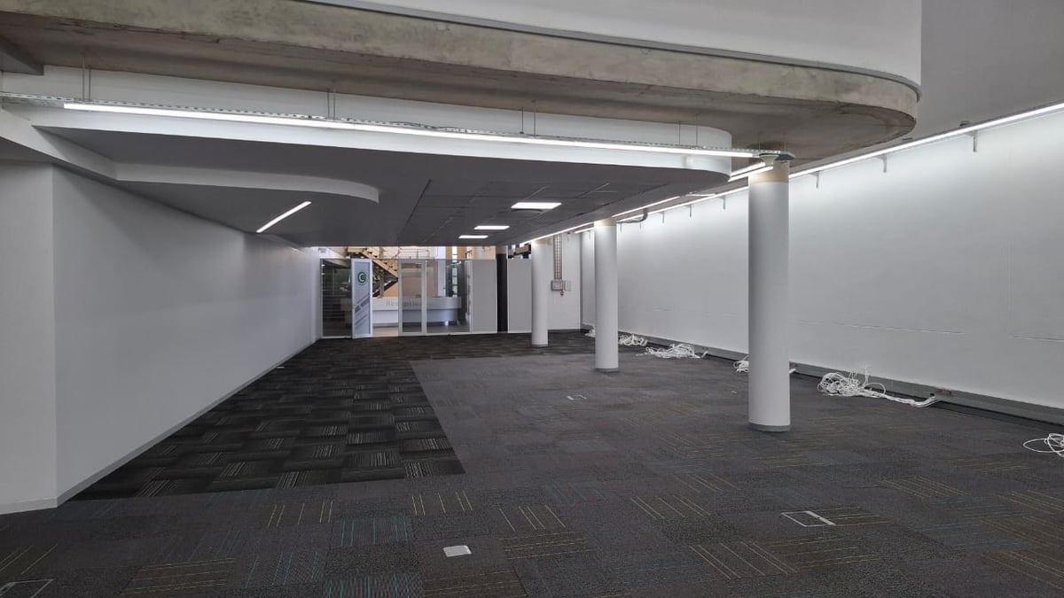 312m² Office To Let in Riverhorse Valley