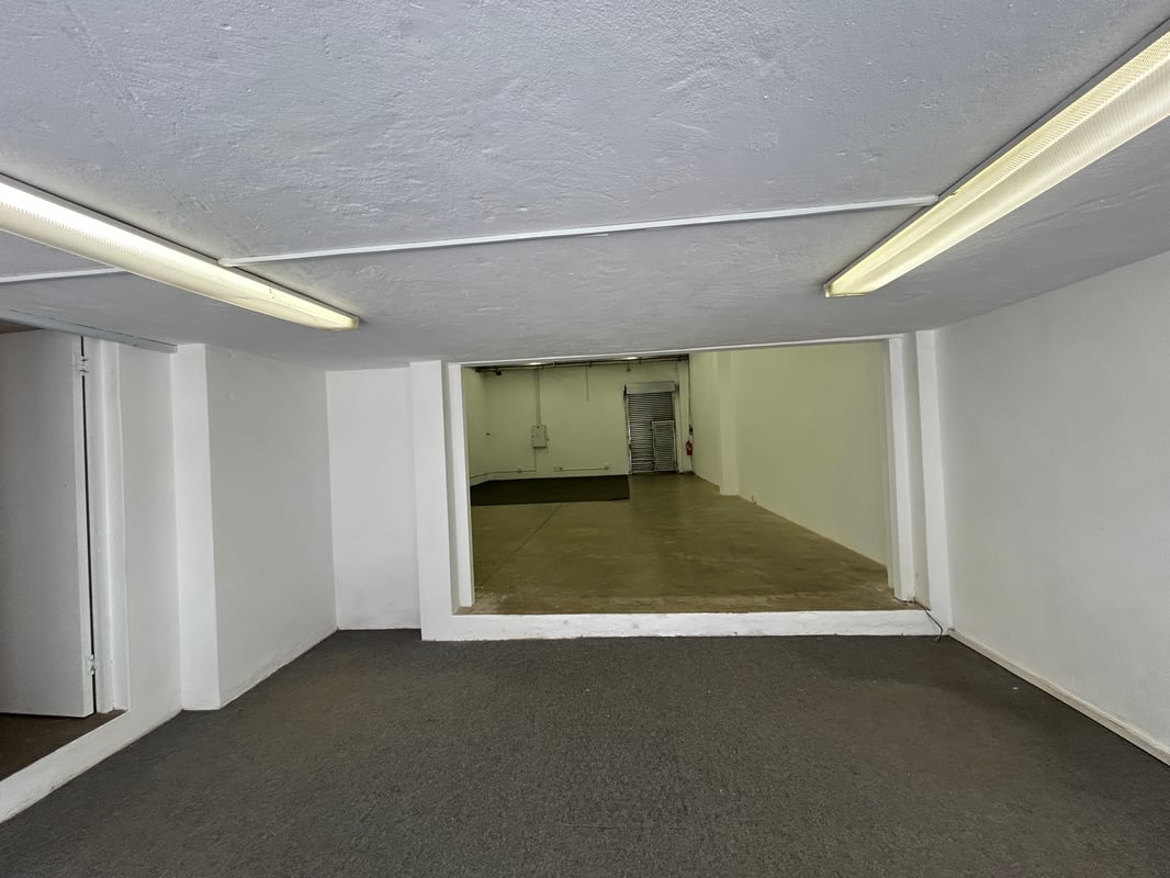 134m² Service and Industrial Unit To Let – Lillies Quarter Lifestyle Centre, Hillcrest