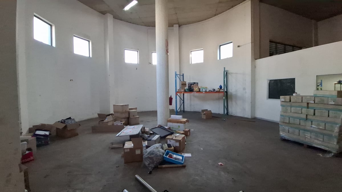 900m² Warehouse To Let in Riverhorse Valley
